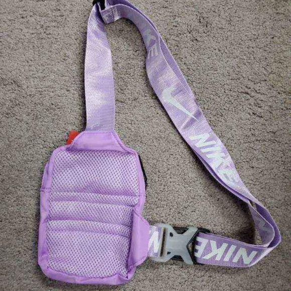 Nike Purple Crossbody Bag 5x7 - Picture 2 of 3